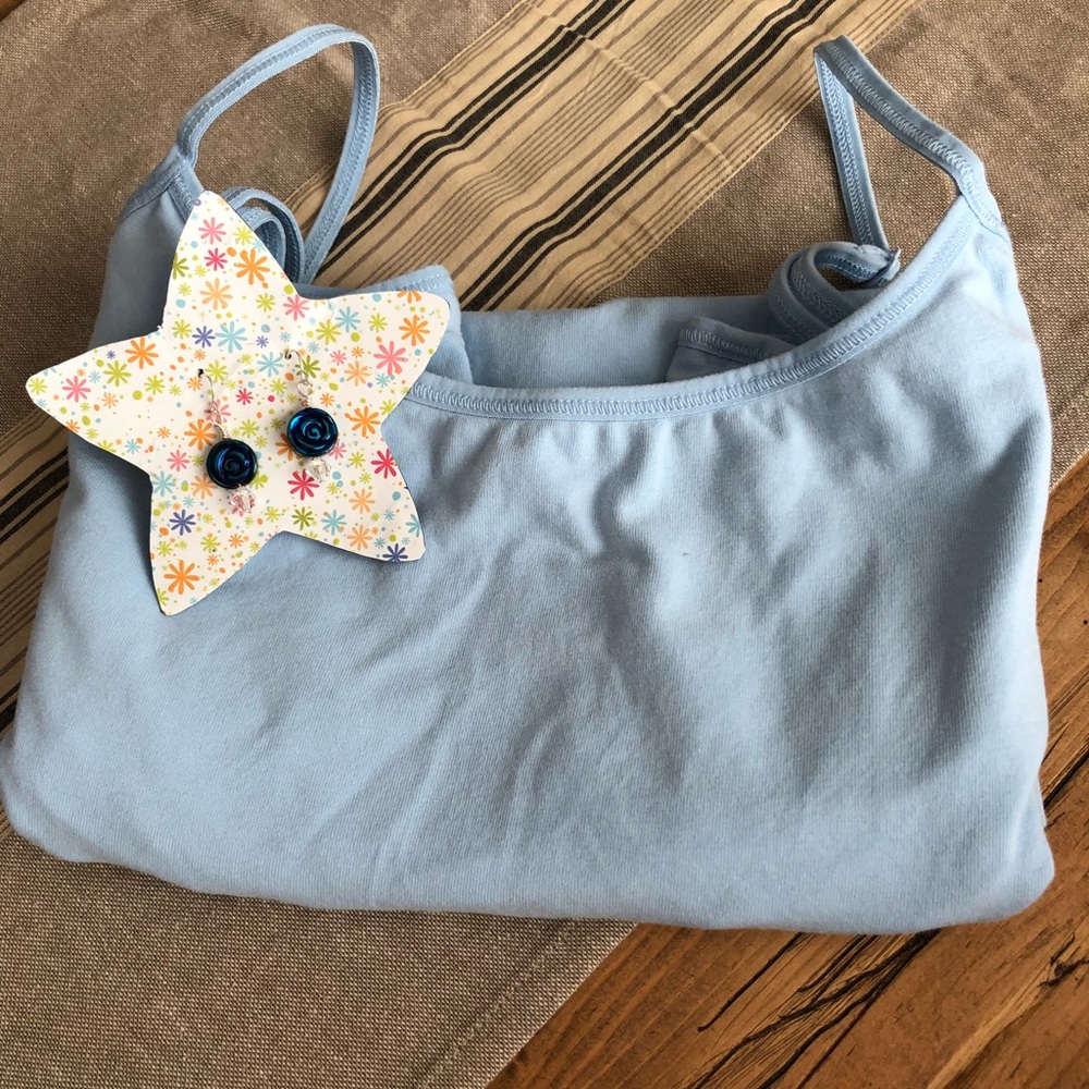 ⭐️Life is good cami with free Swarovski earrings!!